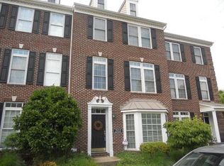 202 Park Square Ln, Pittsburgh, PA 15238
