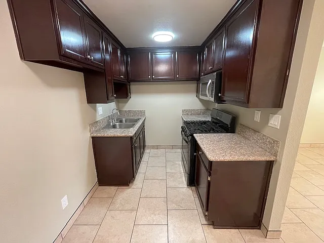 Building Photo - 1333 W Stoneridge Ct #4