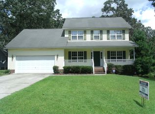 210 Woodland Dr, Raeford, NC 28376