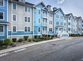 19 Broad St UNIT 108, Merrimac, MA 01860