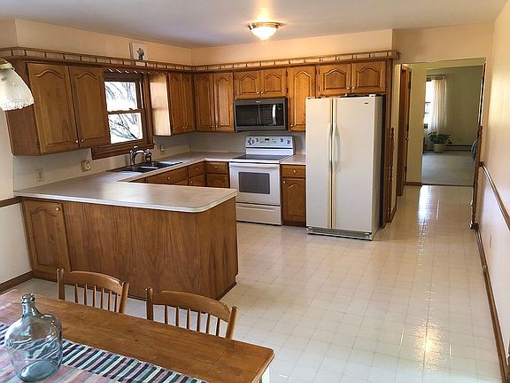 14' x 20' Kitchen/Dining 