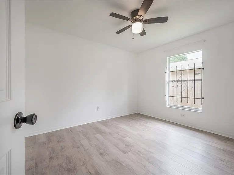 1508 E Jean St — Photo 32