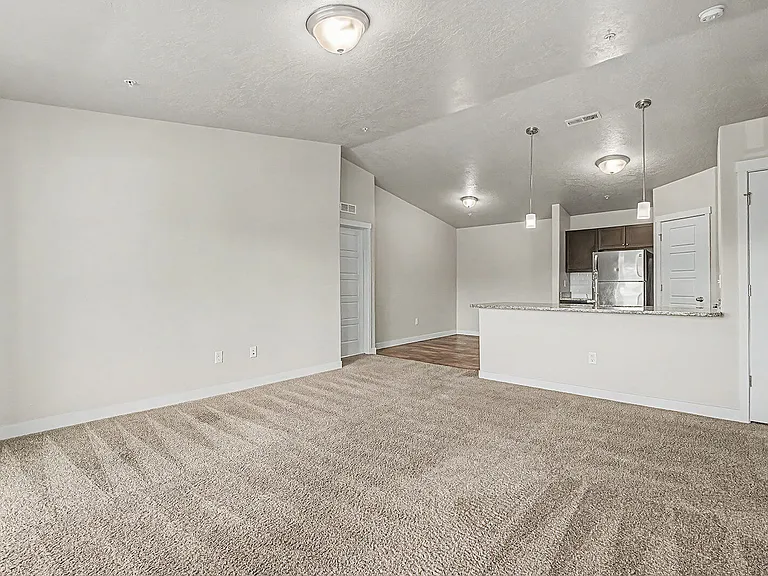 Kensington Apartments — Photo 81