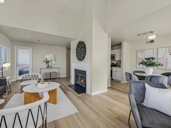 535 Pierce St APT 5400, Albany, CA 94706