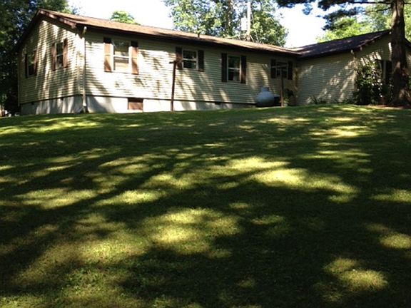 4th image of 421 Sycamore Dr