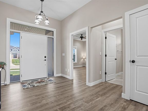 3rd image of 505 Dogwood Ln