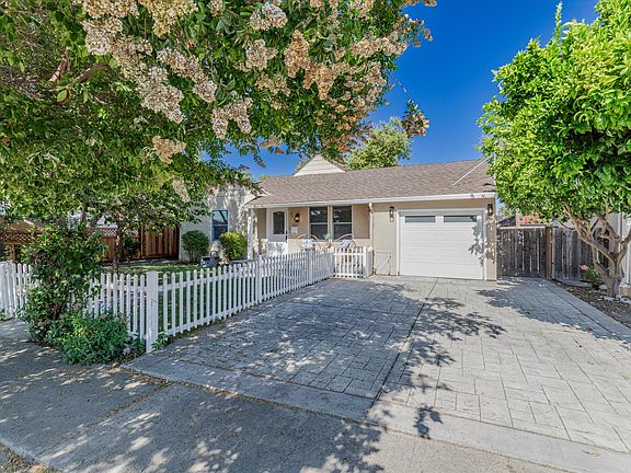 4th image of 363 Orchard Ave