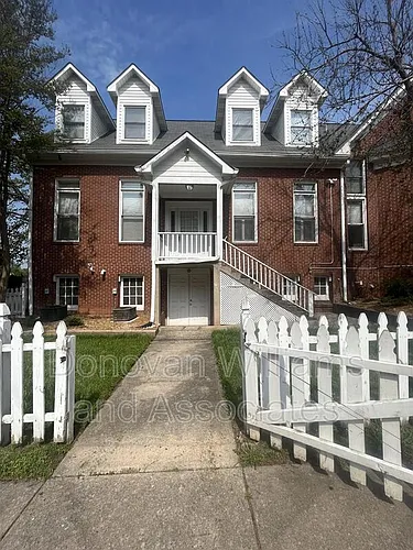 135 E Wilson Ave #E Photo 1 135 E Wilson Ave #E Photo 1
