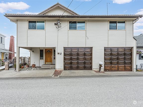 3rd image of 302 Priest Point Dr NE