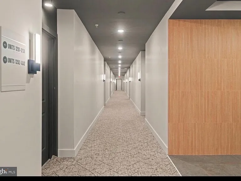 421 Washington St #1304 — Photo 26