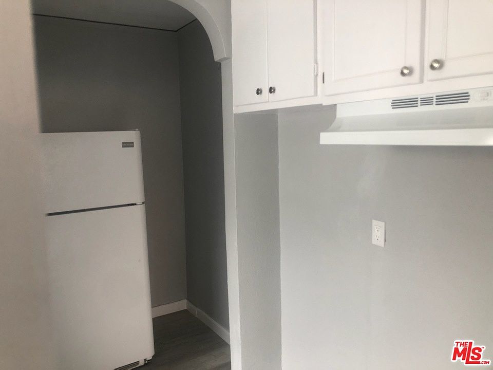 2nd image of 112 1/2 W 48th St