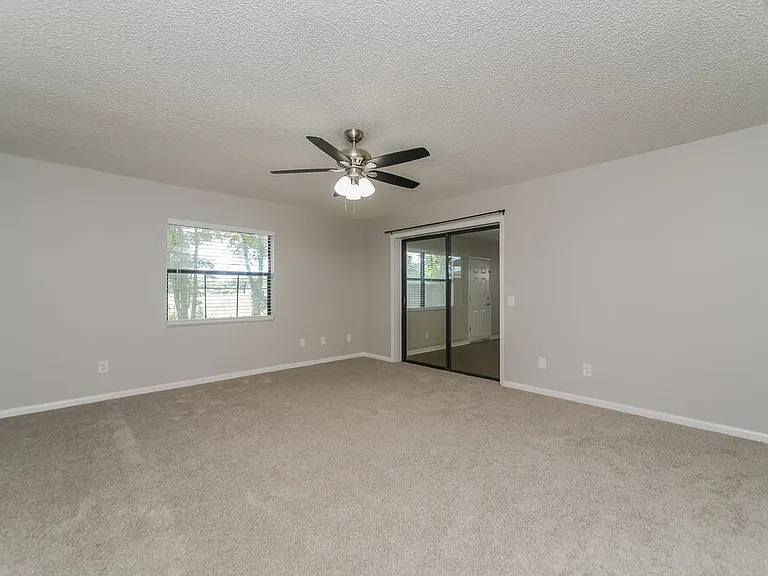 104 Daisy Dr SE — Photo 10