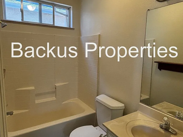 1065 Kensington Way — Photo 9