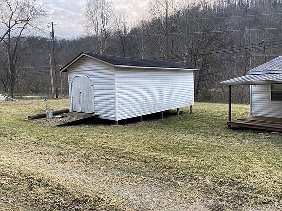 4th image of 90 Emily Rose Ln