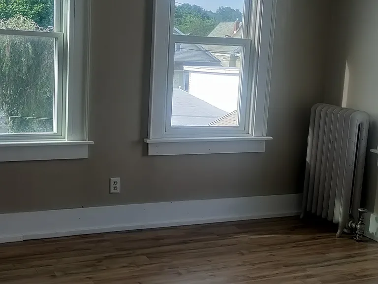5 W White St — Photo 2