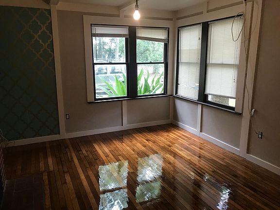 5th image of 4832 Merrimac Ave