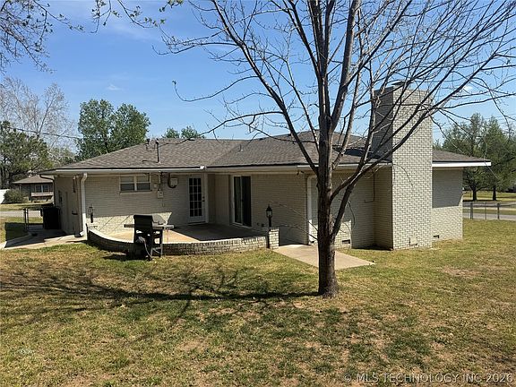 4th image of 202 N Moccasin Pl