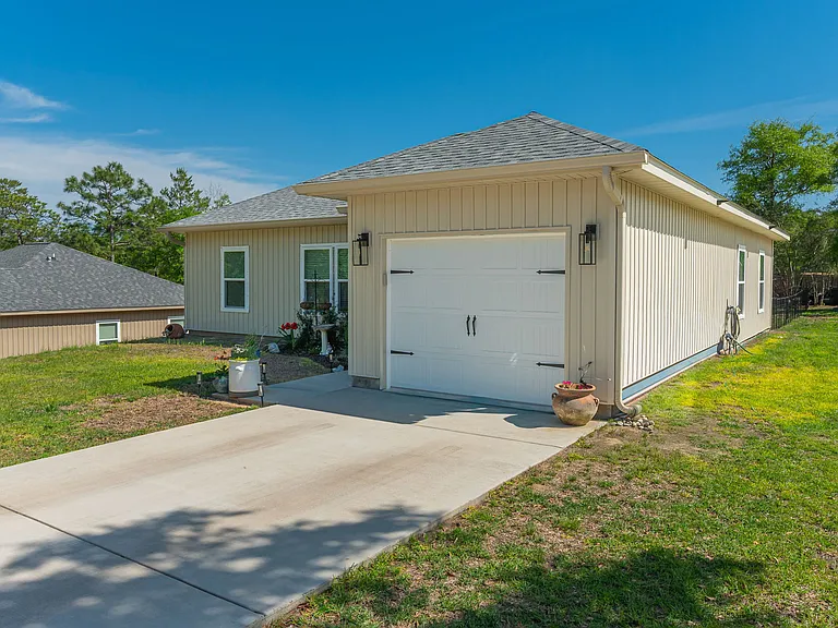 150 E Hibiscus Ave — Photo 25