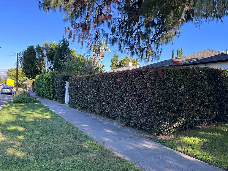 10650 Camarillo St #1 — Photo 22
