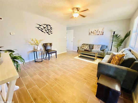 5th image of 226 Joy Dr