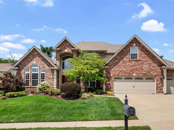 1521 Heather Glen Dr, Lake Saint Louis, MO 63367