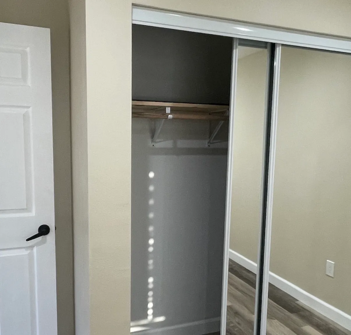 1 bed, 596 sqft, $1,700 — Photo 4