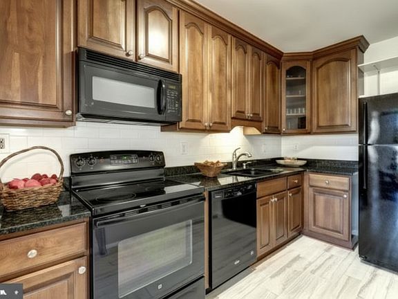 5th image of 5500 Holmes Run Pkwy APT 417