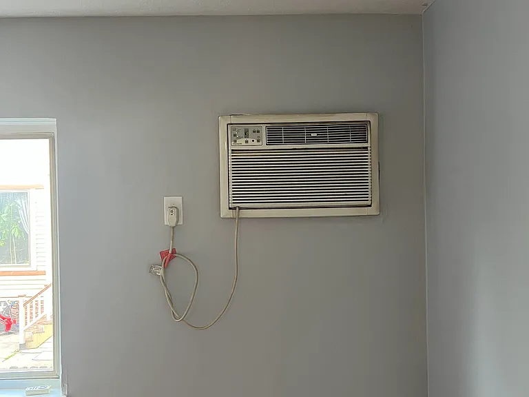 Laurel Manor — Photo 11