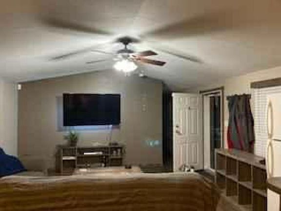 4th image of 40 Pine Cone Ln