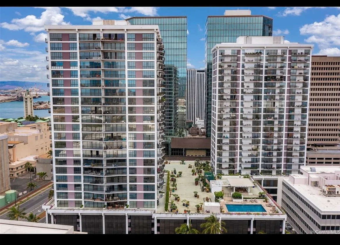 2 bed, 1014 sqft, $2,700 — Photo 1