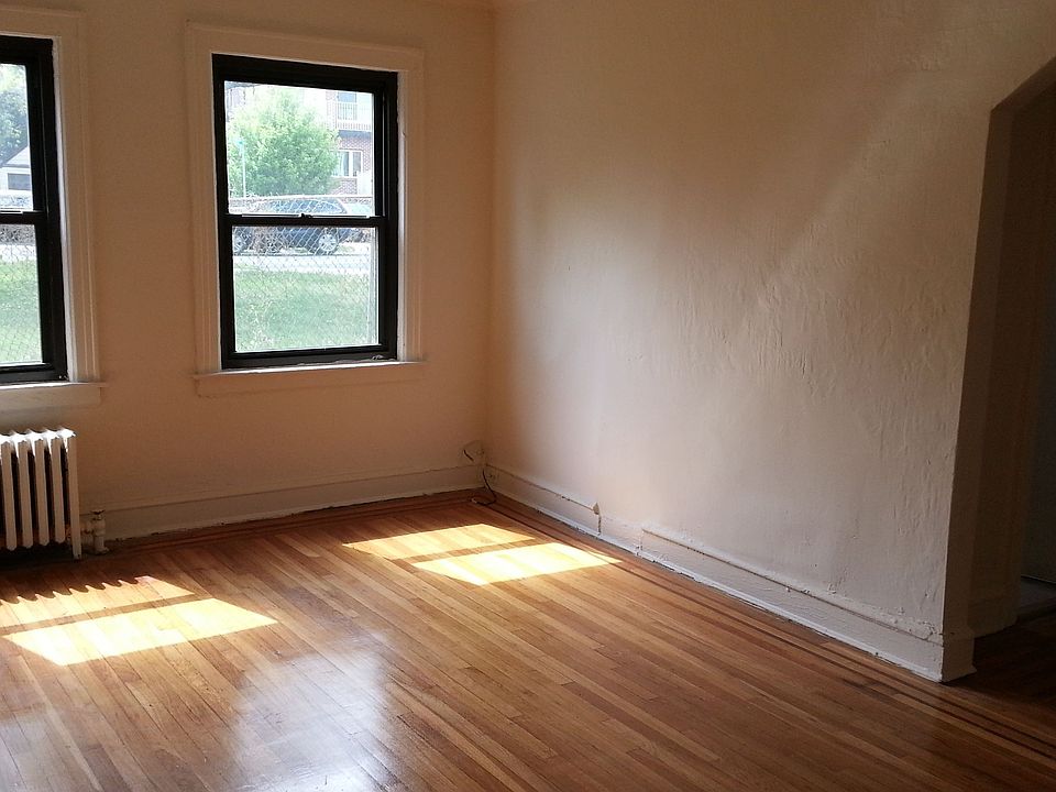 1st image of 3516 34th St APT 4L