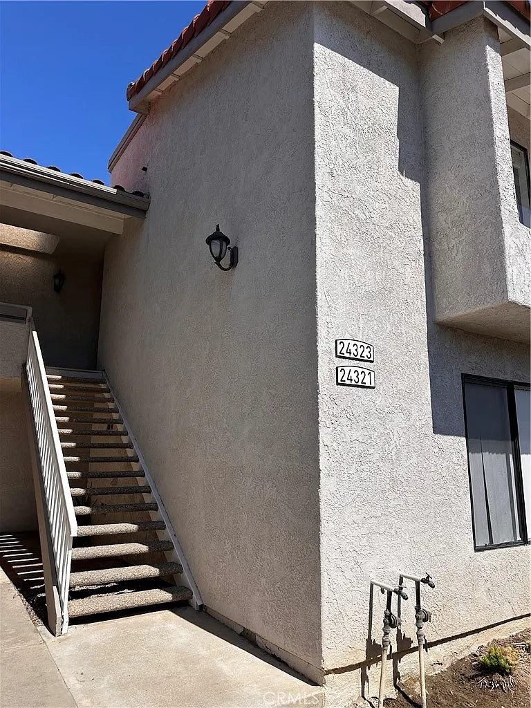 2 bed, 956 sqft, $2,700 — Photo 1
