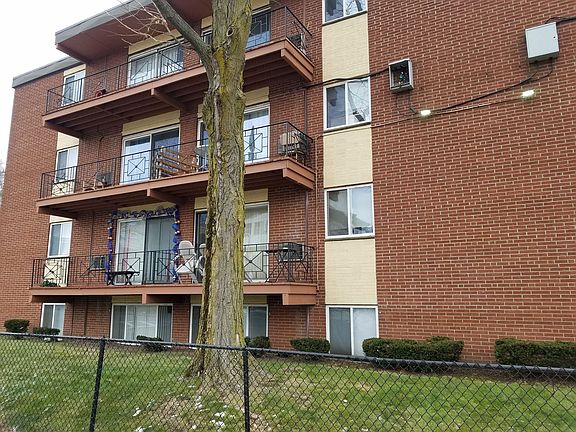 2nd image of 480 Norfolk St APT 4