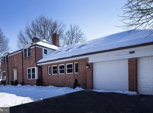 2926 Parkside Ln, Harrisburg, PA