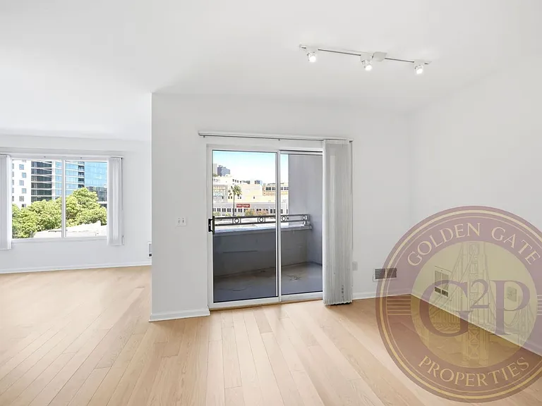 140 S Van Ness Ave #429 — Photo 15