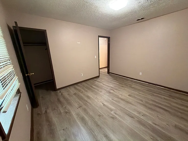 271 E Wright St #7 — Photo 10