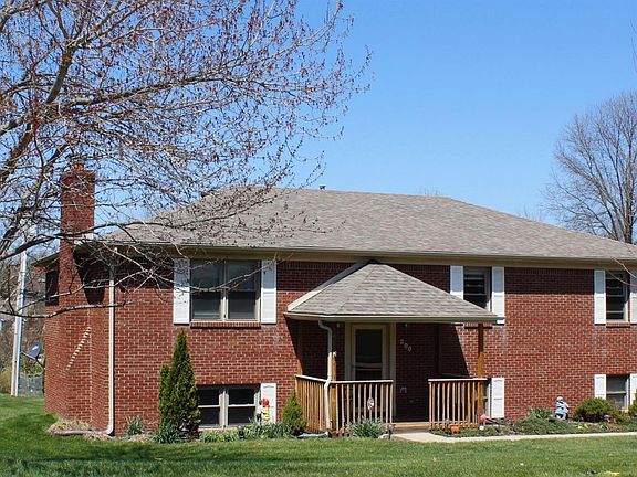 2nd image of 200 Bryon Ave