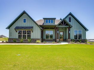 313 Monument Pl, Azle, TX 76020