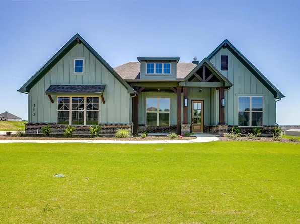 313 Monument Pl, Azle, TX 76020
