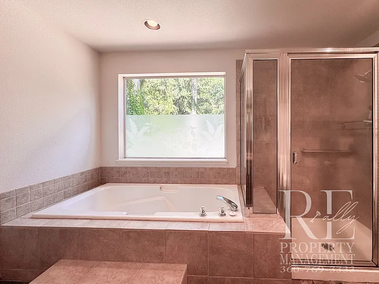 4618 NW Bernard St — Photo 39