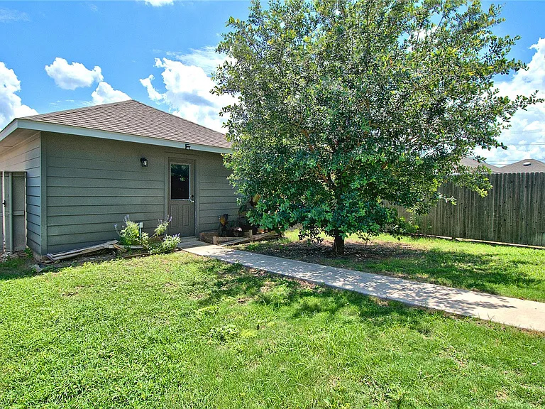 4711 Giordano Dr — Photo 18