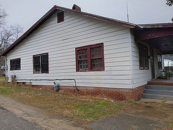 2nd image of 435 Franklin St