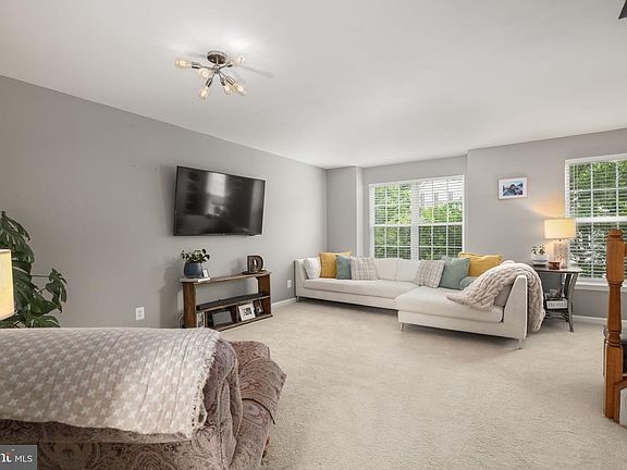 4th image of 7206 Finch Ln