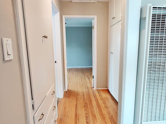 3rd image of 4851 Beverly Blvd APT 103
