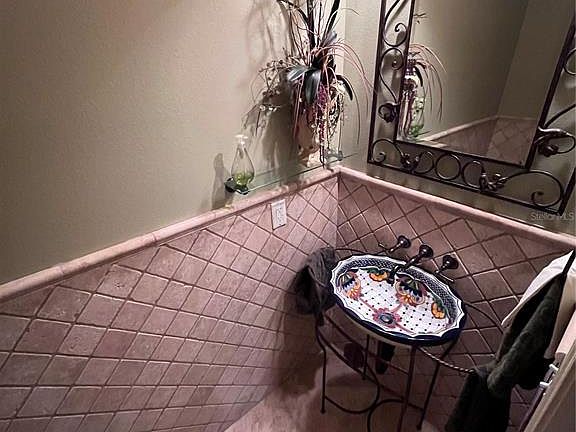 5th image of 1302 Michigan Ave