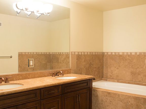 4th image of 23130 Sherman Pl Unit 105