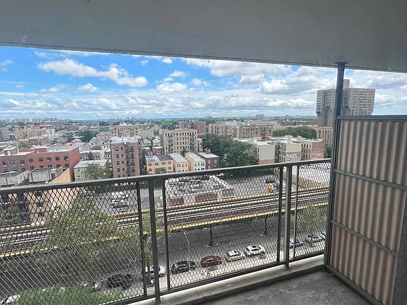 4th image of 2551 Olinville Ave