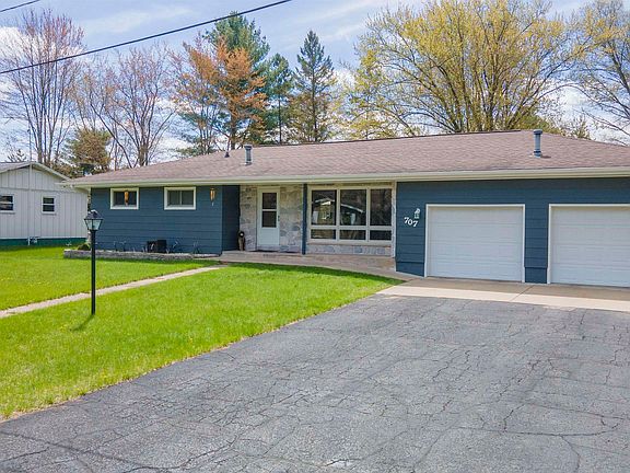 2nd image of 707 Sunset Dr