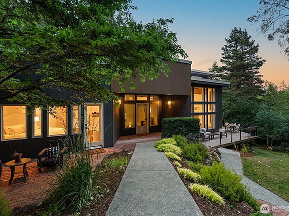 3rd image of 4456 Pinto Court NE