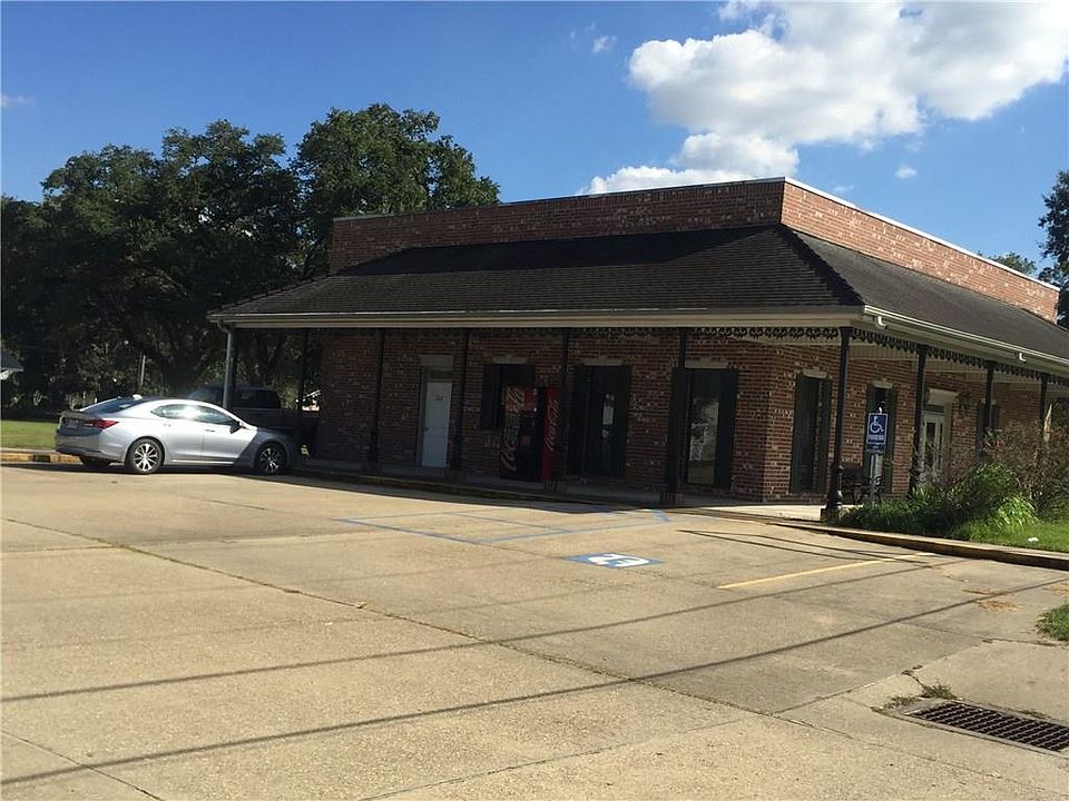 2nd image of 802 N Lake Arthur Ave
